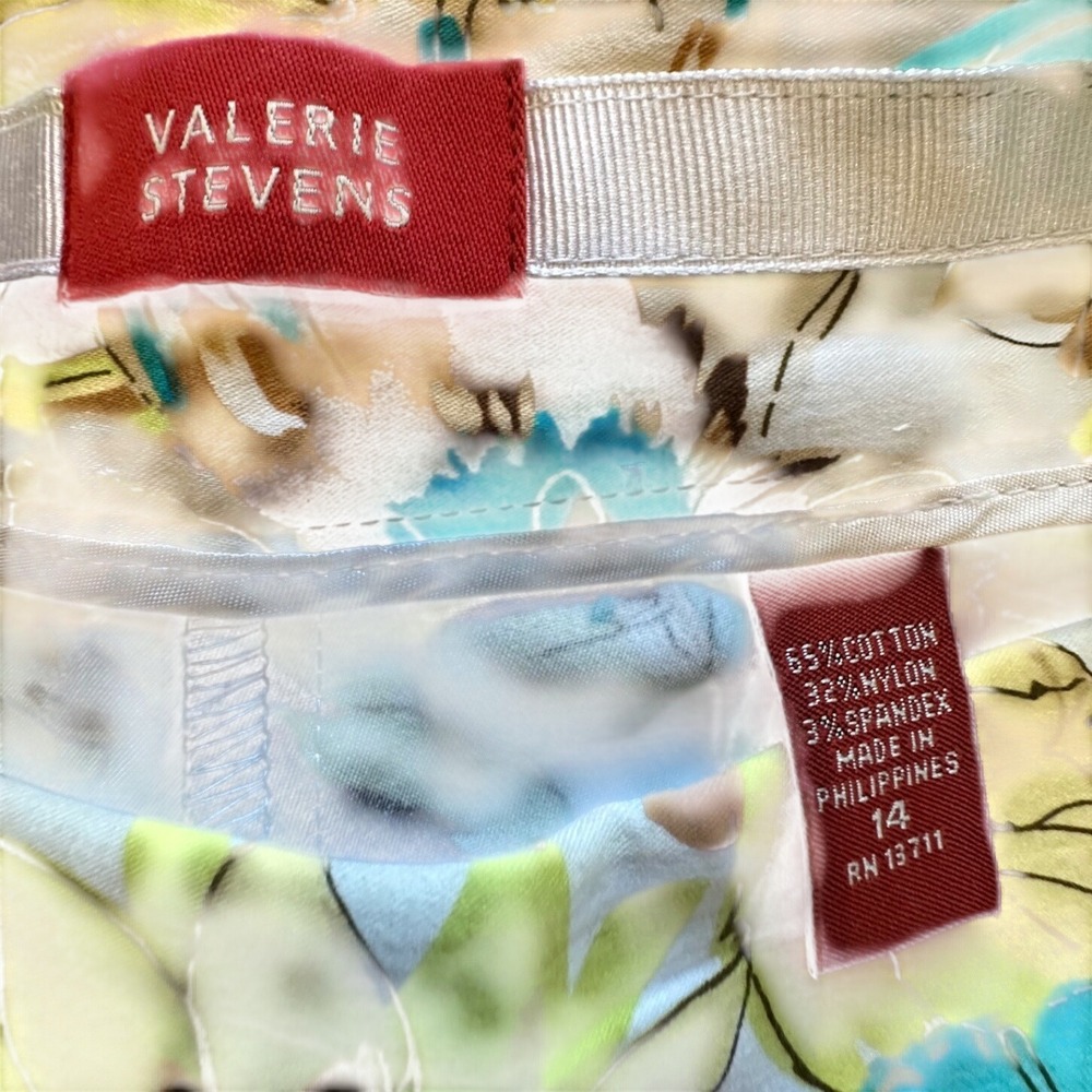 Valerie Stevens Womens Floral Capri Pants Cropped Button Detail Size 14 - Picture 6 of 6